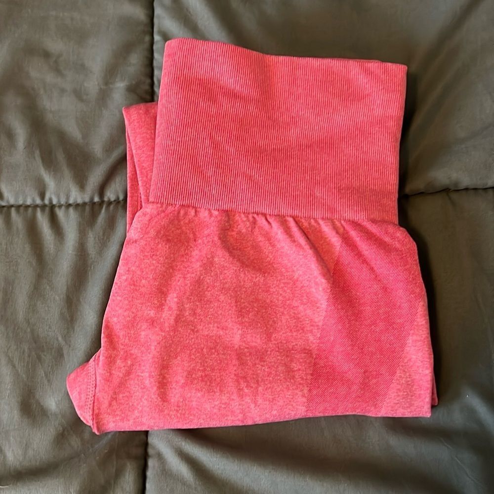 NVGTN Seamless Contour Leggings Pink Size XS